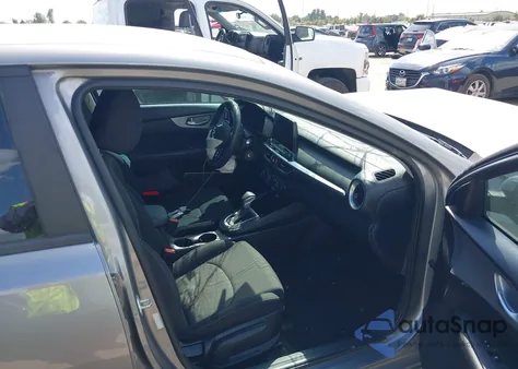 2023 Kia Forte Lxs z USA, uszkodzony, nr VIN 3KPF24AD2PE606561